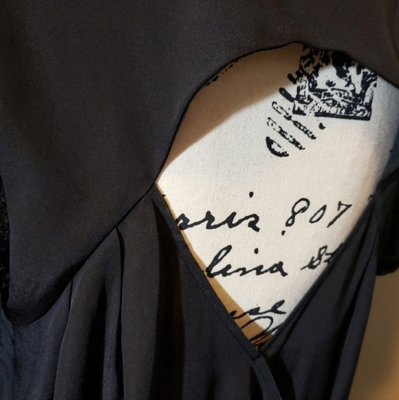 BCBGeneration Black Top Velvet Velour Short Sleeves Open Back Cut-Out Women's S - Picture 7 of 9